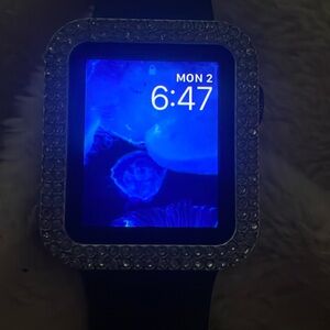 Used Apple Watch 3 selling reason being I upgraded. Works great.
